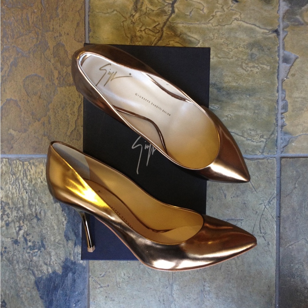 Giuseppe Zanotti Bronze Metallic Pumps